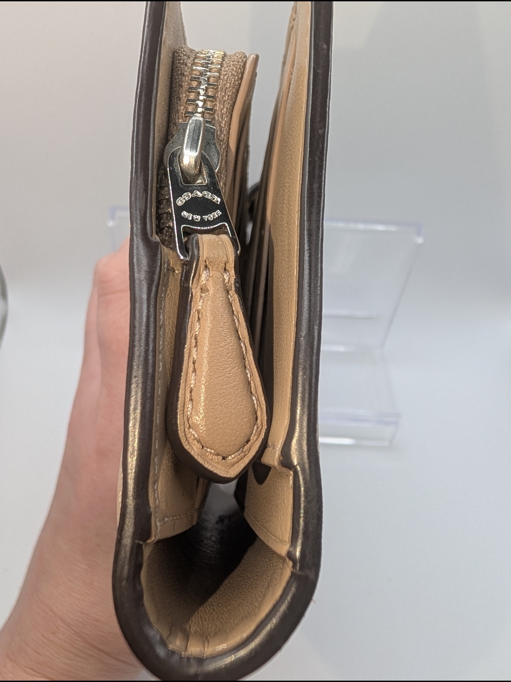 Coach Essiential Slim Leather Wallet - Picture 7 of 9